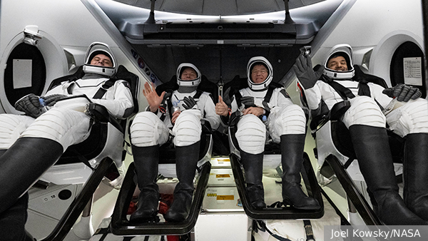 SpaceX      Crew Dragon