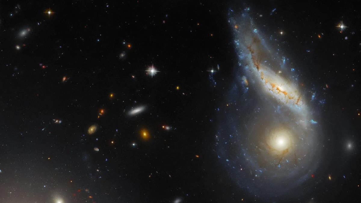 Hubble  "" :   NGC 6040 ""  LEDA 59642