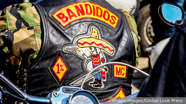 :      Bandidos  ,    