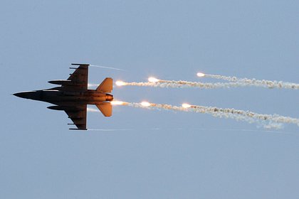        F-16