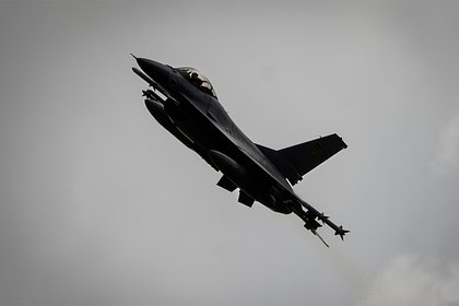      F-16   