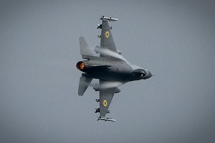     F-16.      