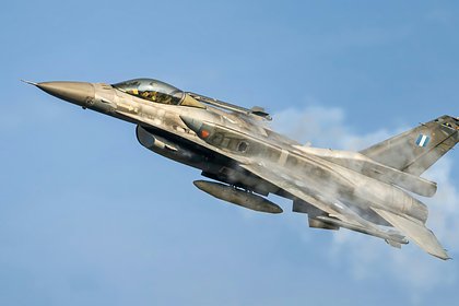   F-16 -    