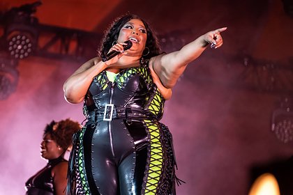  Lizzo     