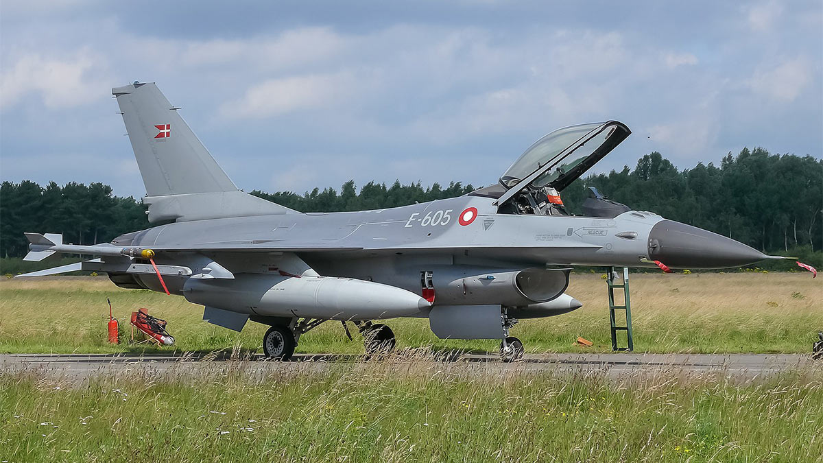       F-16 