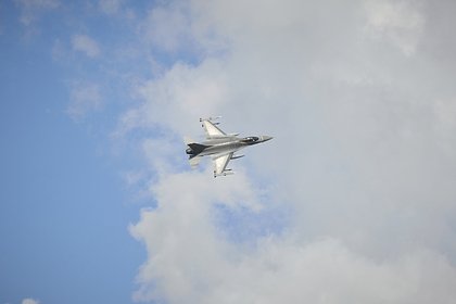        F-16  