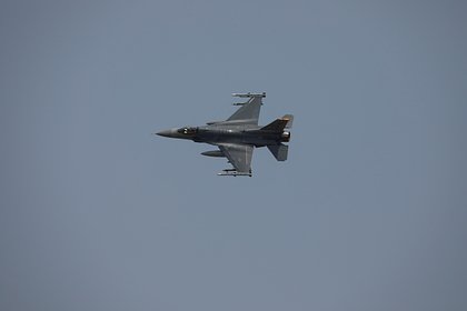     F-16     