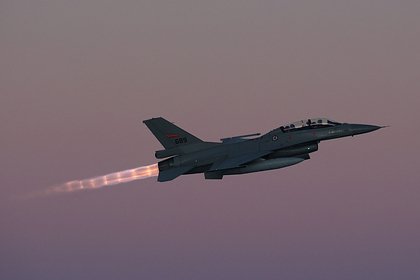      F-16    