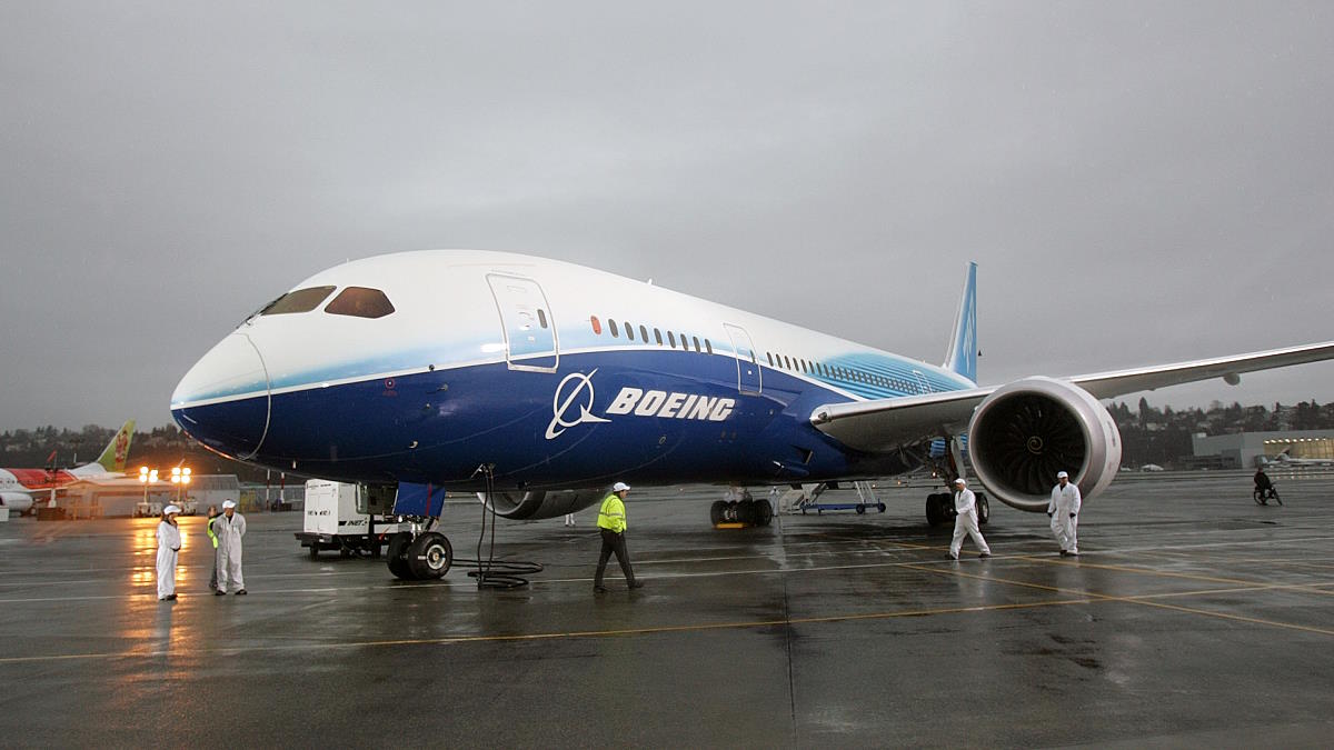  Boeing        Dreamliner