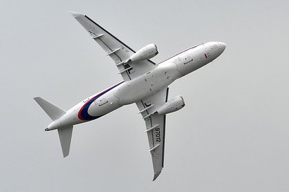    Sukhoi Superjet 100  